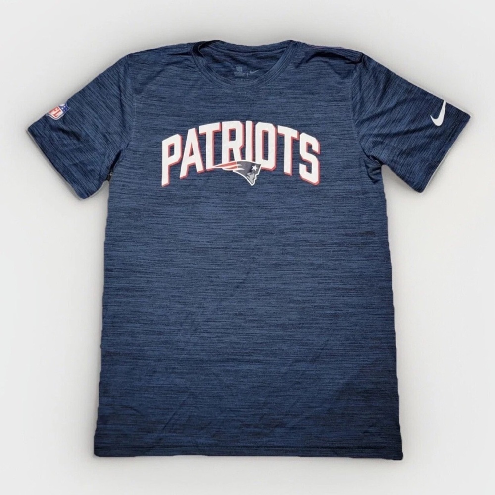 NEW Nike NFL On Field Apparel New England Patriots Short Sleeve Shirt Mens Small